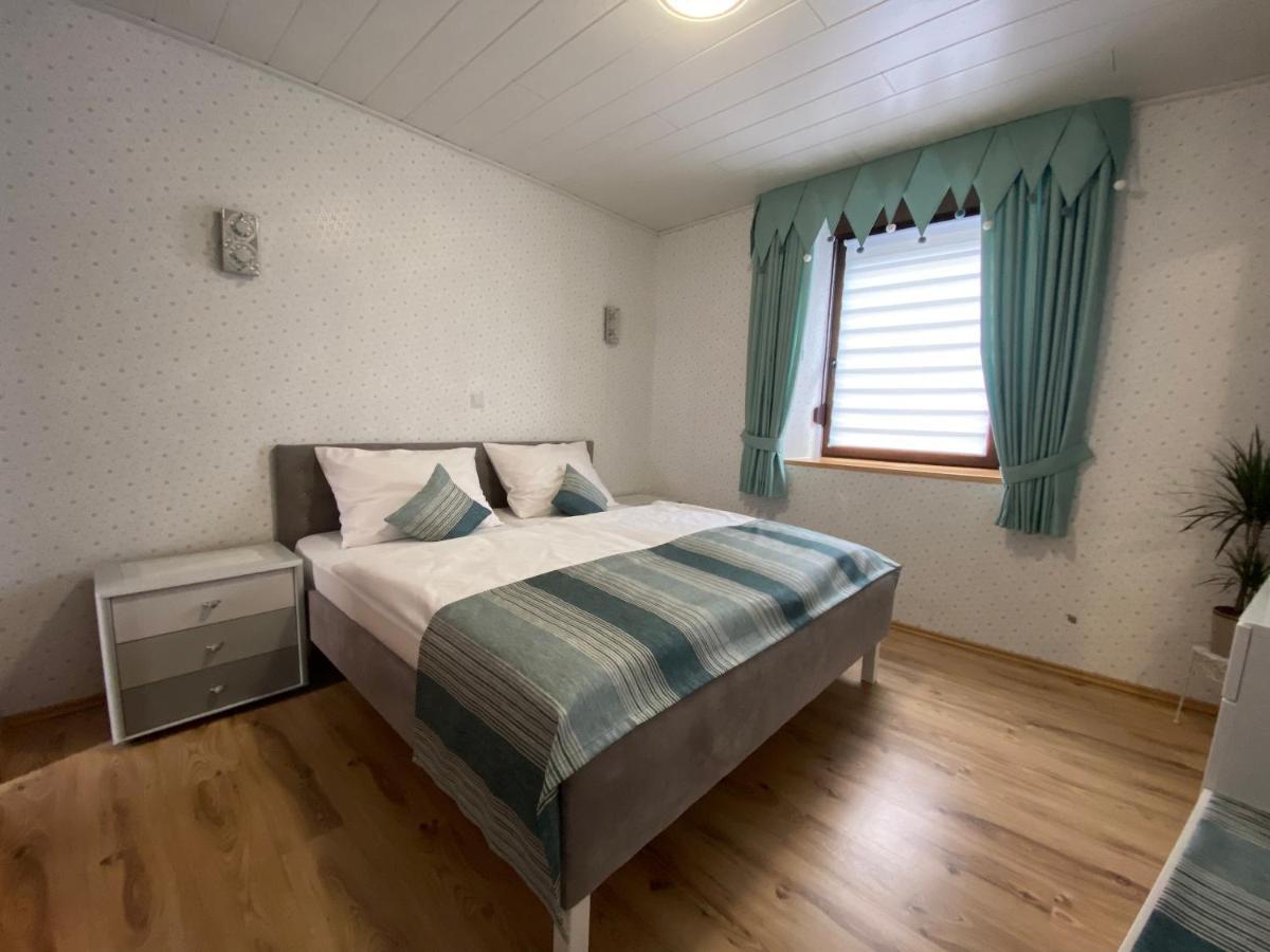 Ferienwohnung Am Kirchberg Hatzenport エクステリア 写真